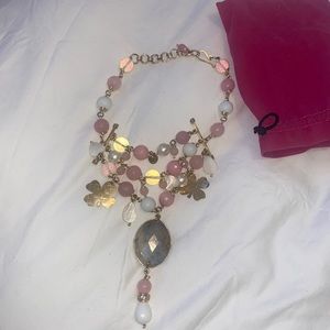 Amazing necklace with pink and white details